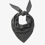 Trójkątna chusta z domieszką kaszmiru w kolorze szarym