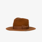 Karmelowy kapelusz filcowy z tonalną wstążką, kokardą i przeszyciami w kolorze niebieskim