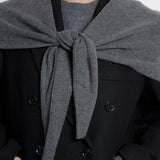 Chusta z wełny merino i kaszmiru w kolorze szarym