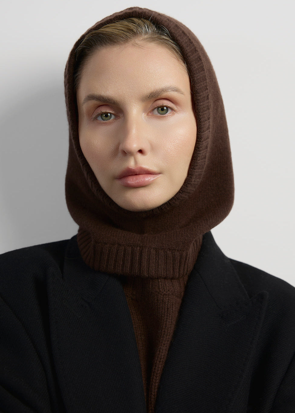 Czekoladowa kominiarka z wełny merino i kaszmiru