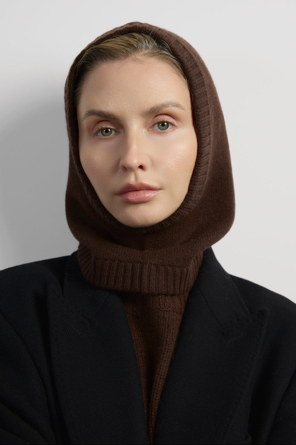 Czekoladowa kominiarka z wełny merino i kaszmiru