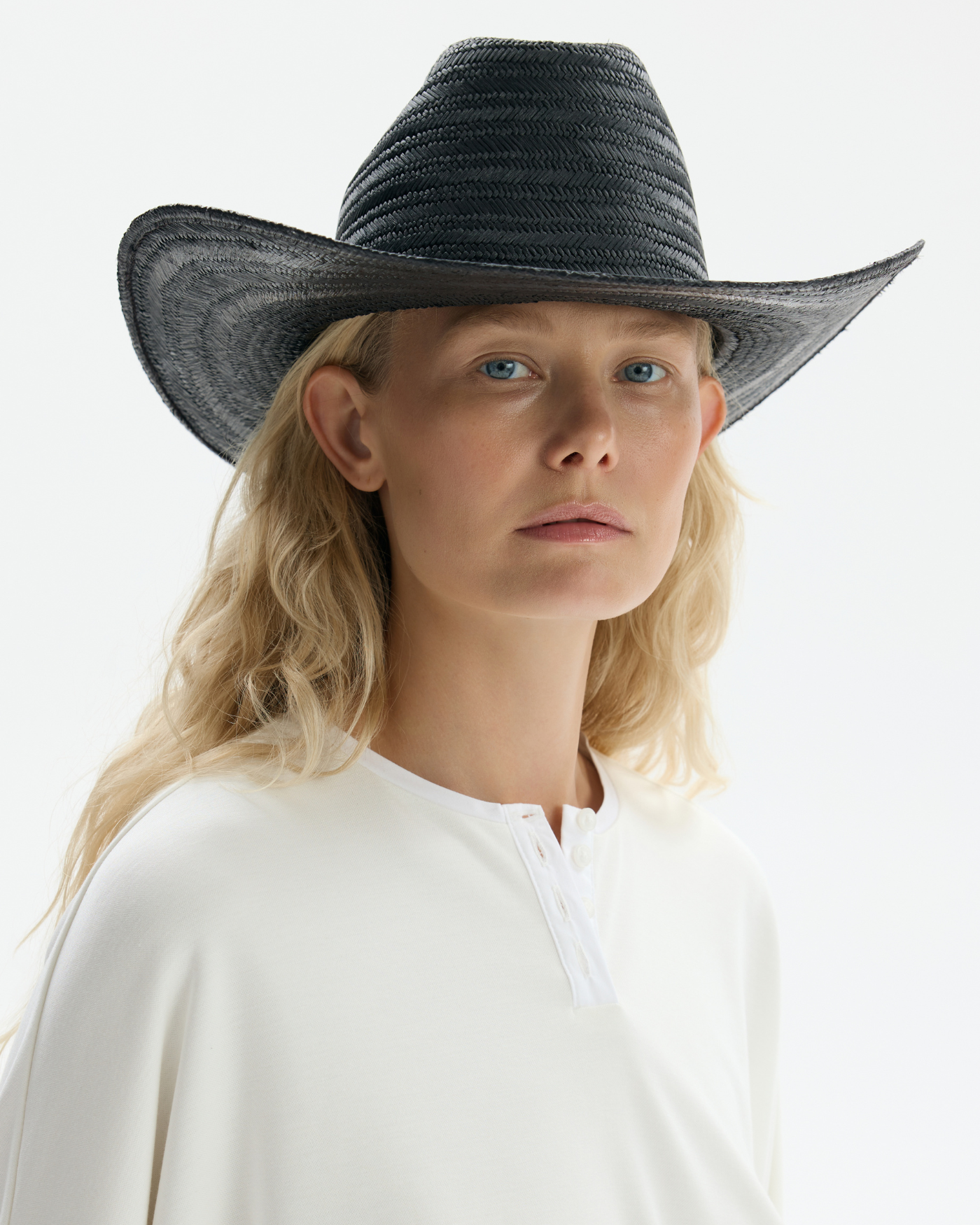 Kowbojski kapelusz z naturalnej trawy toquilla w kolorze czarnym