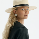 Kapelusz panamski z czarnym paskiem w kolorze naturalnym