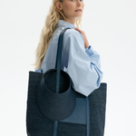 Torba z rafii w kolorze czekoladowym wykończona skórą caviar