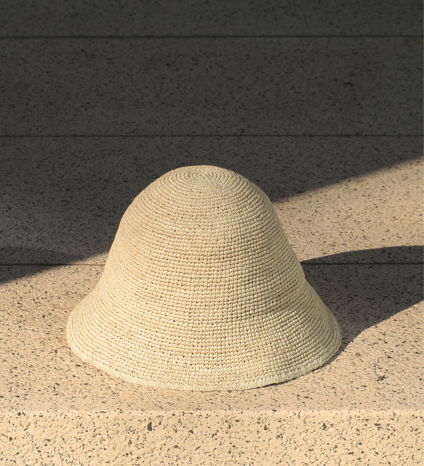Kapelusz typu bucket z rafii